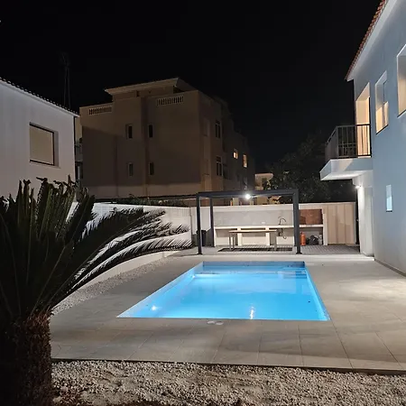 Villa Martycar *